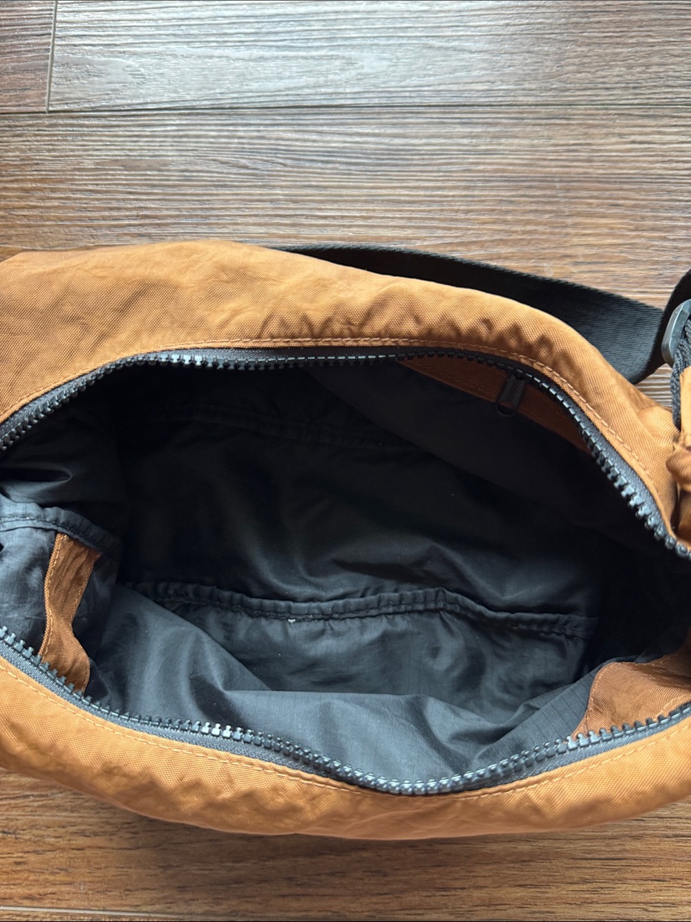 MEDIUM NYLON CRESCENT BAG - Picture 4 of 4
